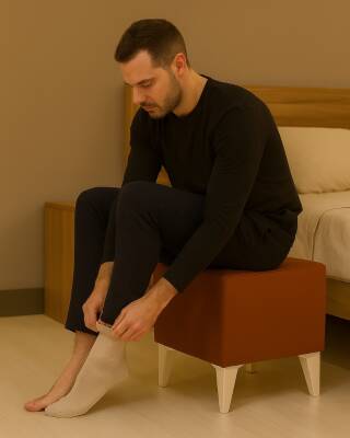 Dekoratif Kare Puf 35x35x45 cm – Kremit Baybface Kumaş, Beyaz Ayaklı Modern Tasarım En uygun fiyatlarla - 3